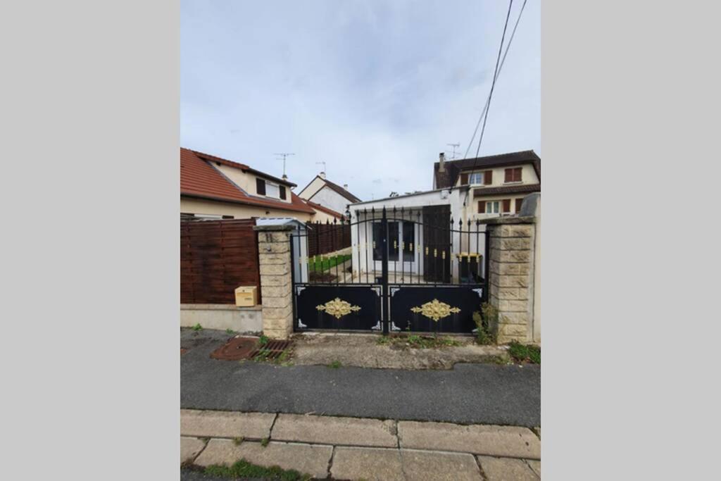 Maison roisséenne entre Paris et Disneyland Roissy-en-Brie Extérieur photo